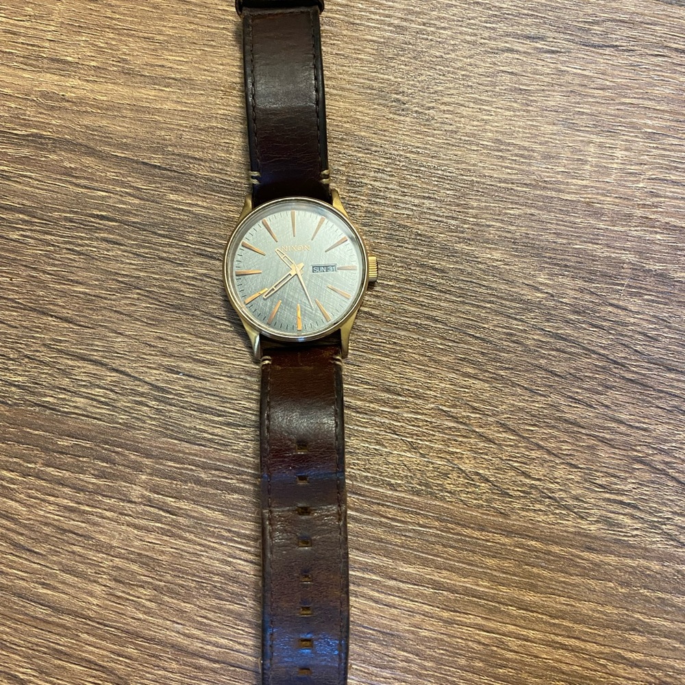 Nixon Sentry Men’s Leather Watch